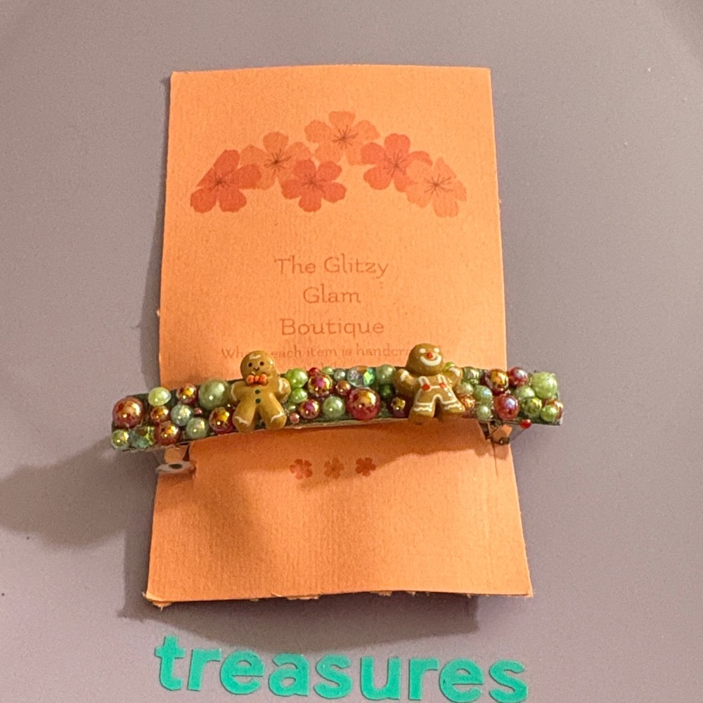 ~Glitzy Glam Boutiques~ Festive Hand Beaded Hair Clip with Gingerbread 🎄